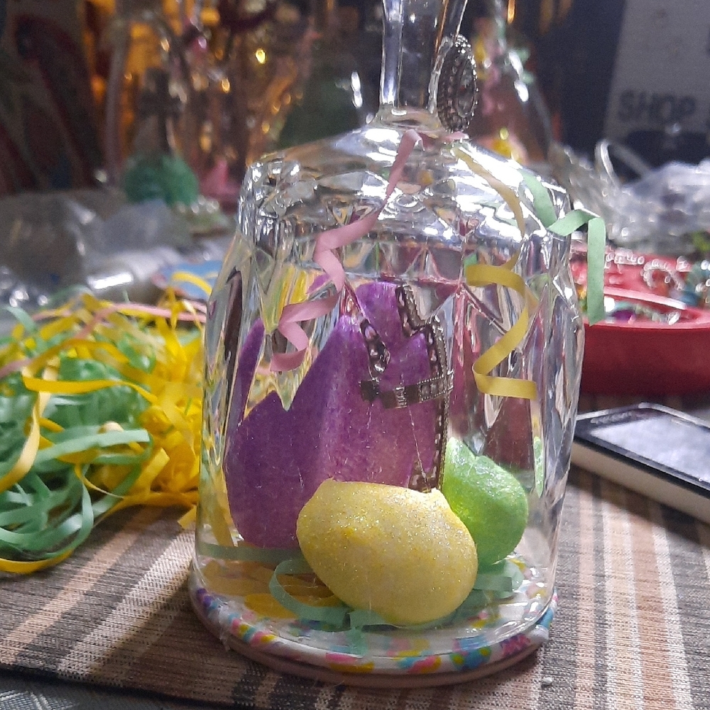 Crystal Glass Easter Egg Candle Holder With Rhinstone Cross Inside - Picture 5 of 5